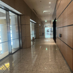 チャペルも控室を繋ぐ廊下。|697769さんのマンダリン オリエンタル 東京の写真(2114535)