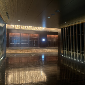 挙式会場とボールルームを繋ぐ廊下、フォトウェディングの定番|697769さんのマンダリン オリエンタル 東京の写真(2114543)