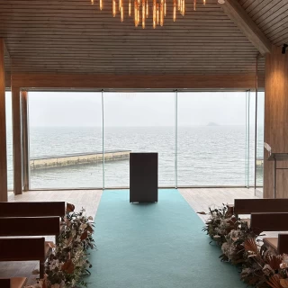 海の見えるチャペル