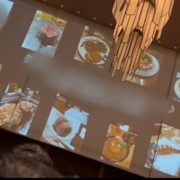 大画面のスクリーンが会場を決めたポイントでした