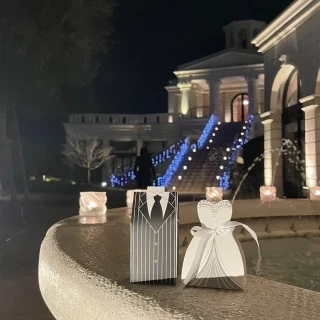 プチギフト、この新郎新婦の入れ物が可愛くてオススメです！