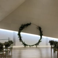チャペルに太陽の光が入り込みます