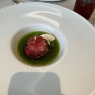 中トロと焼き茄子　山葵風味の葱ソース