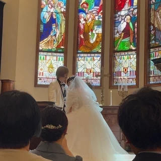 挙式会場、ステンドグラス