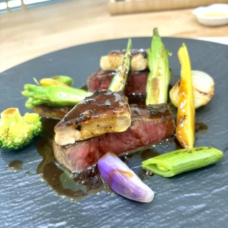 お肉以外にもお野菜にもこだわられててとても美味しかったです