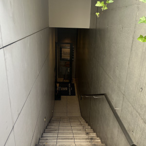 ブライダルサロンの入り口はメインエントランスと別で安心|699335さんのシャルマンシーナ 東京（CHARMANT SCENA TOKYO）の写真(2111481)