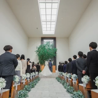 空と緑のチャペル