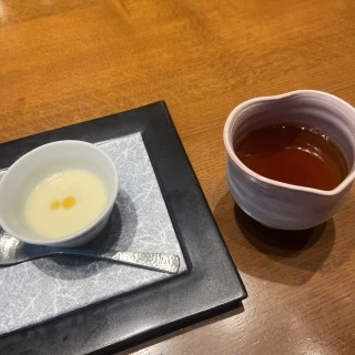 デザートとほうじ茶