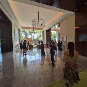 ホテルとウエディングのロビーが分かれています|699434さんのパレスホテル東京(PALACE HOTEL TOKYO)の写真(2112461)