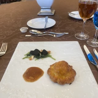 新郎と新婦で違うメニューを試食させてもらいました。