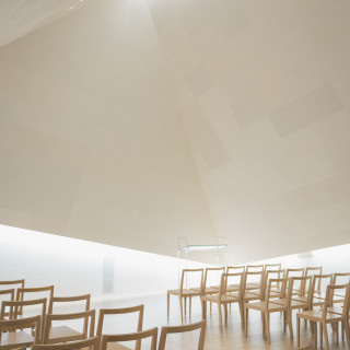 あえて何も飾らないことで洗練された雰囲気を演出できました