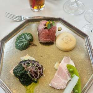 式場のロゴが書いてある最中、お肉が美味しかったです。|700086さんのThe Place of Tokyoの写真(2117594)