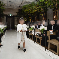 リングガールは主人の姪っ子ちゃん。一生懸命運んでくれました