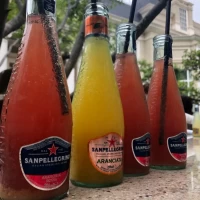 ガーデンで待っている間のおしゃれなドリンク