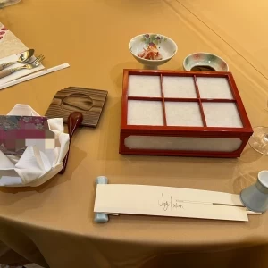 参列者が会場に入った時点で、このセッティングがされています。|700203さんの宮崎神宮会館の写真(2422450)
