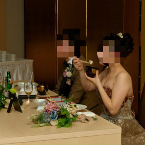 新郎新婦も合間を見て食事することができました。|700203さんの宮崎神宮会館の写真(2422482)