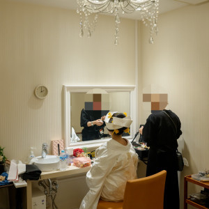 挙式の3時間前に控室に入ります。|700203さんの宮崎神宮会館の写真(2422451)