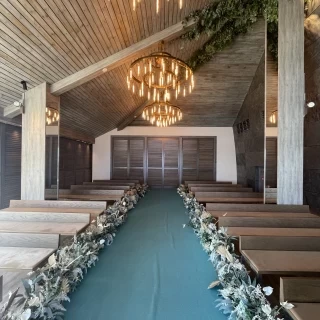 海が前面にみえる挙式会場