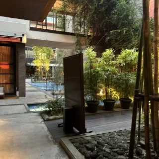 新郎新婦が移動するところ