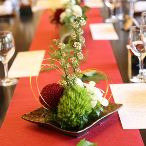ゲストテーブルの花装飾|700457さんの三渓園 鶴翔閣（横浜市指定有形文化財）の写真(2120851)