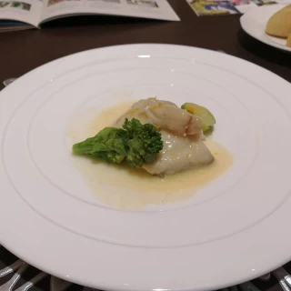 試食で出された白身魚のソテー