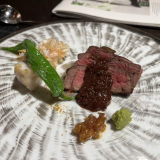 お肉も和風出汁を使ったシンプルな味付けで、大変美味でした。