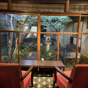 友人控室から見える小さなお庭も素敵です。|700488さんの京都祝言 SHU:GENの写真(2132026)