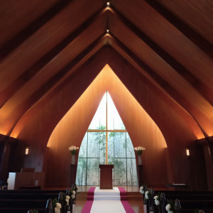 バージンロードが長くてきれいです|700725さんの京都ノーザンチャーチ北山教会の写真(2122475)