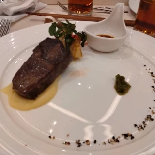 黒毛和 牛ヒレ肉