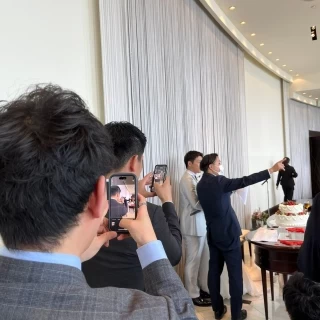 ケーキ入刀のシーンです