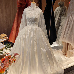 ドレスが置いてあるところ|700860さんの小さな結婚式 仙台店の写真(2123398)