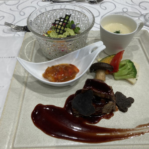 近江牛のステーキ、季節のスープ、オマールエビ|701074さんのホテルロイヤルクラシック大阪の写真(2124869)