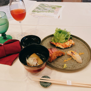 試食で頂いた料理(汁物の蓋を開けて撮影)|701557さんのホテル椿山荘東京の写真(2128047)
