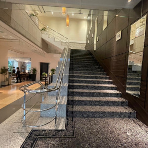 披露宴会場への階段|701723さんのアプローズスクエア東京迎賓館の写真(2131027)