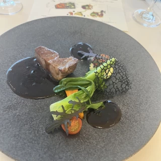 糸島の野菜を使用しており福岡ならでは。お肉も食べやすい。