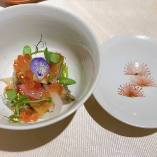 器も盛り付けもとても綺麗でした。