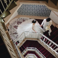 赤い絨毯の螺旋階段がすごく素敵でお気に入りの1枚です！