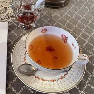 最初に頂いた紅茶
ローズジャムが美味しかったです