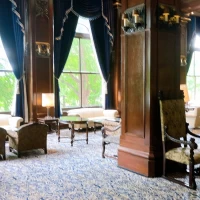 披露宴会場のある階のロビーです