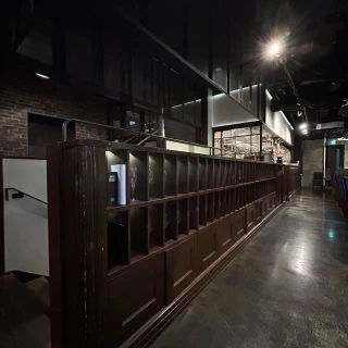 会場
