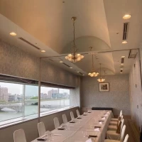 会場