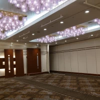 会場