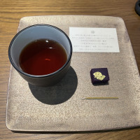 食後のほうじ茶・お菓子