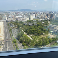 玉藻公園が一望できるのは駅前高層ホテルならではです。