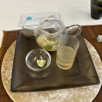 お魚や野菜を出汁で煮たお料理でとても美味しかったです。