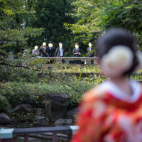 参進の儀の時に家族は向こうの橋の上で待っていました