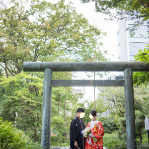 庭園の中の鳥居で写真を撮っていただきました|703953さんの東郷神社／原宿 東郷記念館の写真(2289186)