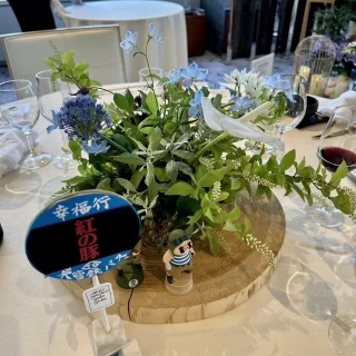 テーブルの飾りは手作りしたものも一緒に