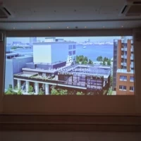 チャペル入口入ってすぐの集合写真撮影室