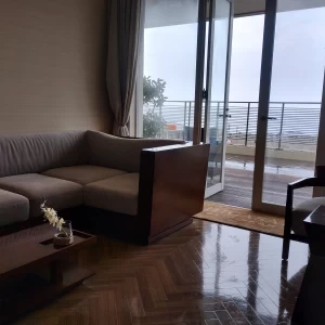 親族控室から海が見える。ガーデンに出ることもできる。|704074さんの茅ヶ崎迎賓館/テイクアンドギヴ・ニーズウェディングの写真(2185763)